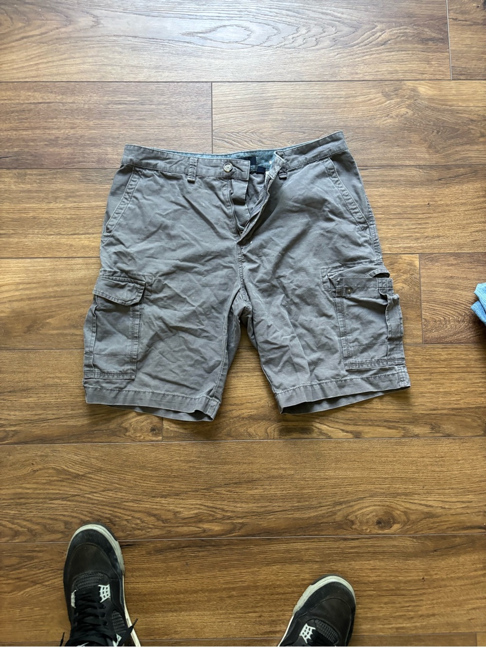Tommy Hilfiger Men's Cargo Shorts in Brown